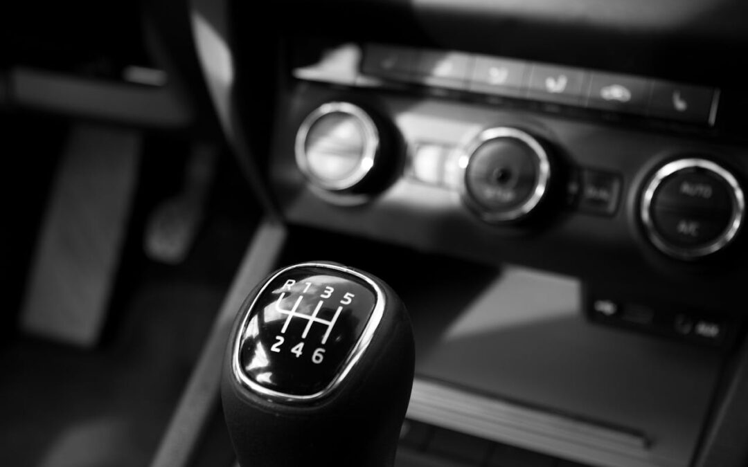 Auto schakelt moeilijk