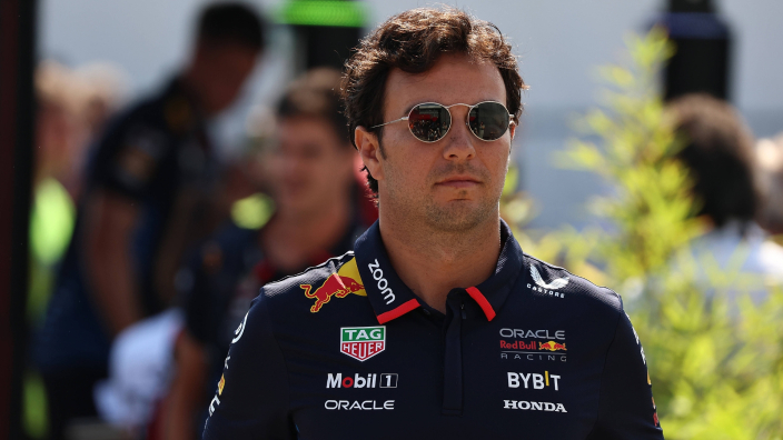 Sergio Perez staat voor bliksemterugkeer: ‘Paar teams hebben me benaderd’