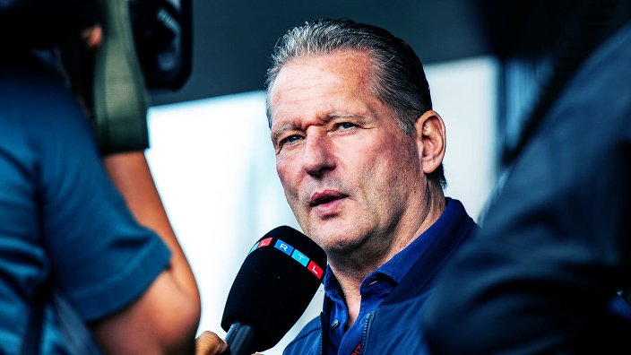 Jos Verstappen waarschuwt Red Bull: ‘Als het niet goed gaat, ligt het niet aan Max’