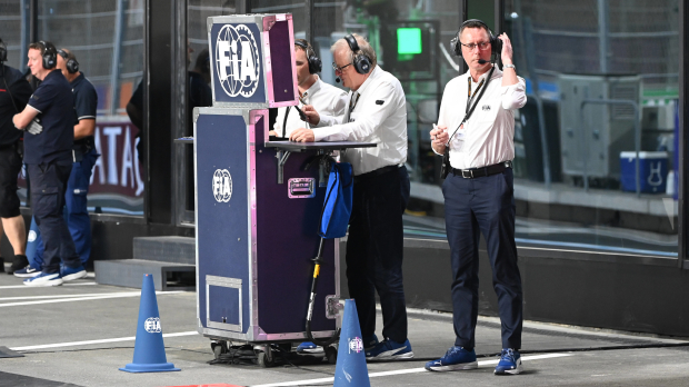 F1 GP China: FIA ontdekt ook illegale auto bij Hamilton, nóg een mogelijke diskwalificatie
