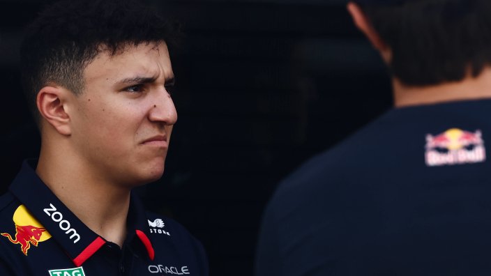 Japan GP: Veiligheidsgordel Hadjar oorzaak van klachten: social media wijst naar persoonlijke zone