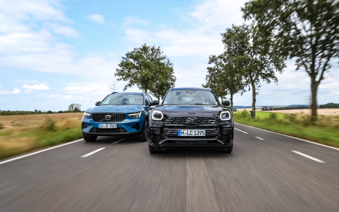 Je kunt wel raden op welk testonderdeel de Mini Countryman wint van de Volvo XC40
