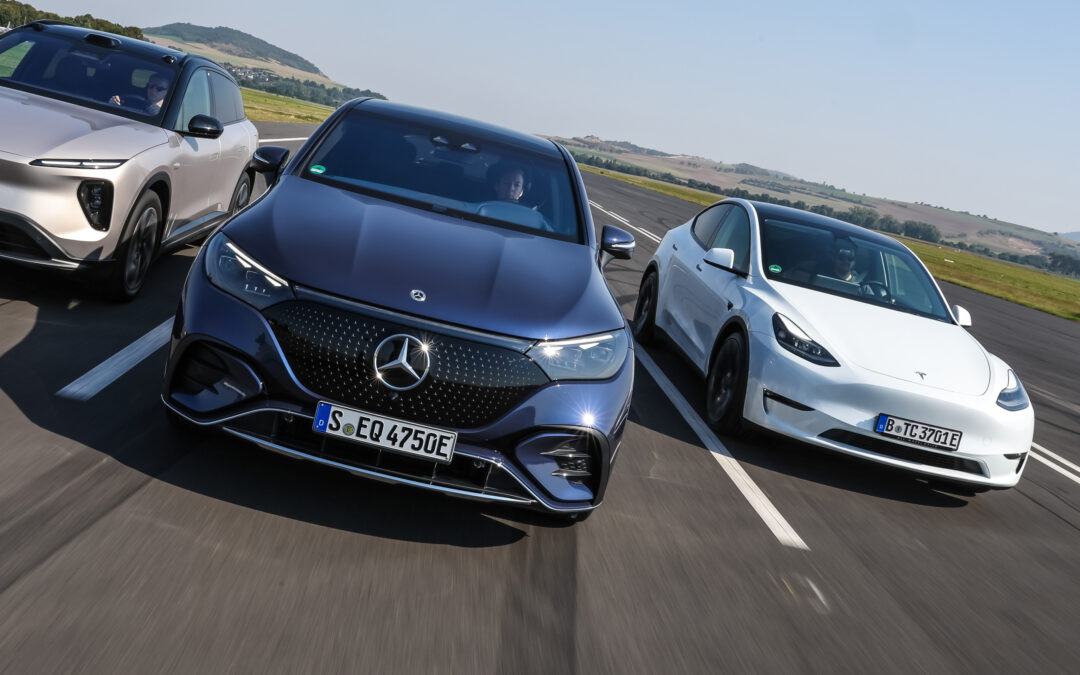 Hoe de Tesla Model Y een 50 mille duurdere Mercedes EQE SUV verslaat