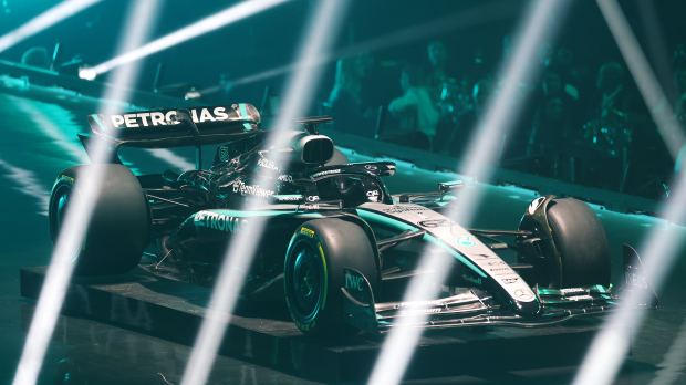 ‘INEOS niet op livery bij lancering Mercedes, moeizame onderhandelingen op de achtergrond’