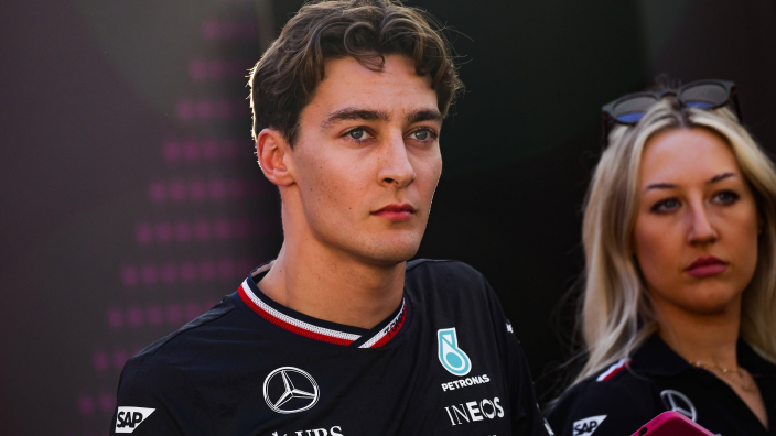 Russell: ‘Het eerste dat je in een andere taal leert, zijn de scheldwoorden’
