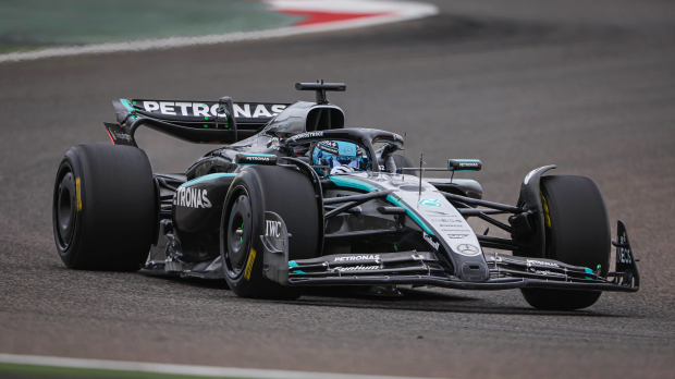 F1 Bahrain Test: Russell riskeert FIA-straf na vloekende taal tijdens stroomuitval