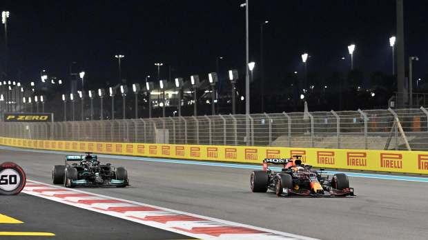 Max Verstappen F1: Britse journalist wijst reden voor boegeroep en ‘idiote tribalisme’ aan