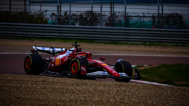 Ferrari F1: Nieuwe SF-25 onthuld onder luid gejuich op circuit van Fiorano