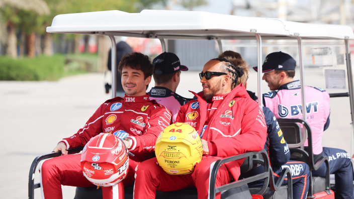 Drama voor Ferrari? “Interne spelletjes tussen Hamilton en Leclerc”