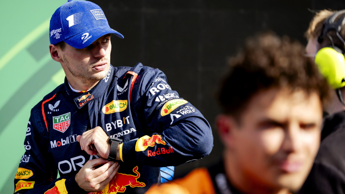 Norris loopt weg bij interview na vraag over Verstappen: “Zie je later!”