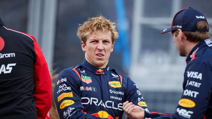 Transferbom ontploft in China: ‘Verstappen krijgt voor eerstvolgende race deze nieuwe teammaat’