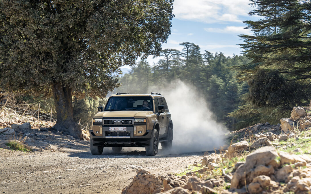Met de Toyota Land Cruiser kun je nog echt je borsthaar tonen in de wildernis