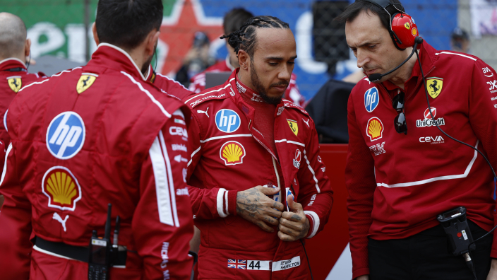 F1 reageert op kritiek van Vasseur over boordradio Hamilton: “Was absoluut niet de bedoeling”