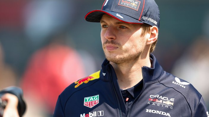 F1 Japan: Max Verstappen lacht om niveau concurrentie: ‘Zij maken meer fouten dan ik’