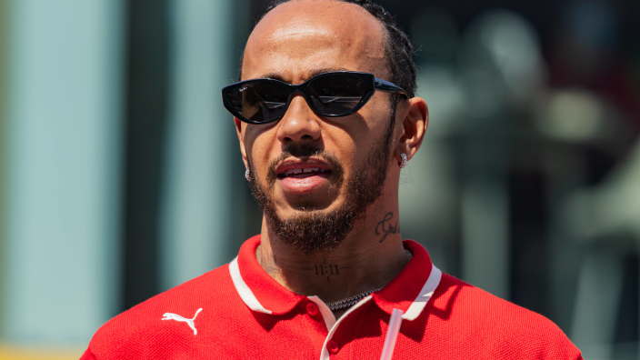 Lewis Hamilton F1: FIA diskwalificeert Ferrari-coureur wegens ‘afwijking van id-kaart’