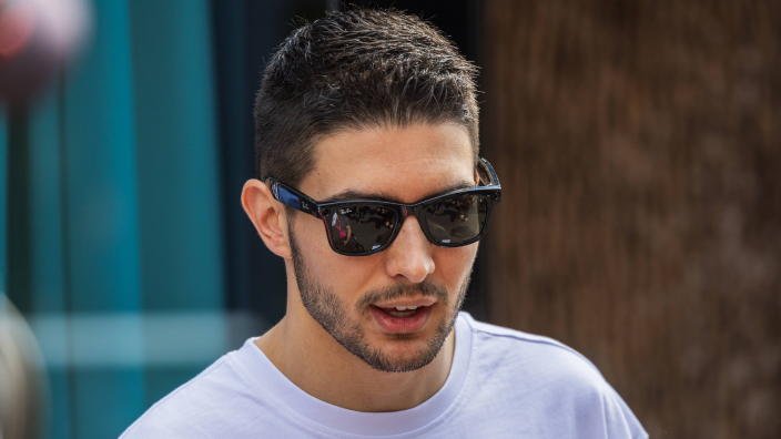 Esteban Ocon hekelt ‘krantenkoppen’ over zichzelf en slaat terug: “Dat is bullshit”