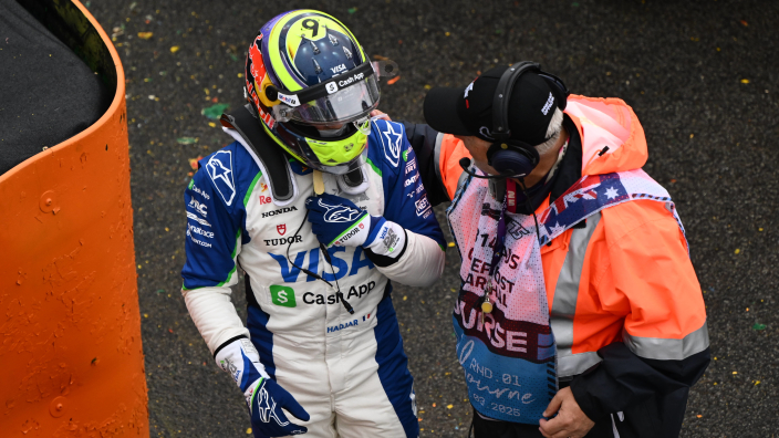 Dít zei vader Hamilton tegen Hadjar na ‘domme’ crash in F1-race Melbourne