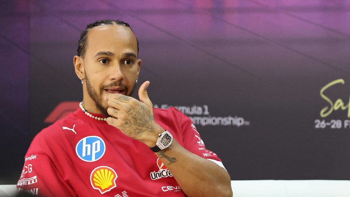 Hamilton kraakt geruchten: ‘Dat is complete onzin!’