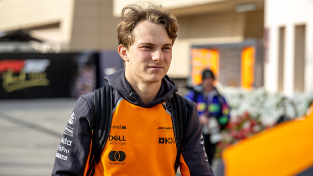 F1-nieuws: Waarom kon Piastri niet vooruit maar wel achteruit uit het gras komen? | GPFans Special