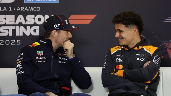 Japan GP F1: Max Verstappen dolt met journalist: “Heb ik zelf ontworpen”