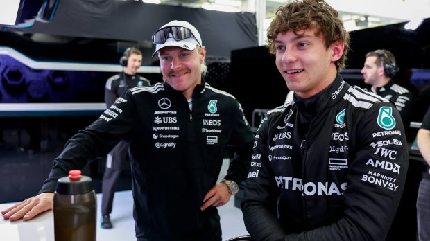 F1 GP Japan: FIA deelt eerste straf van het weekend uit, Antonelli gaat op de bon